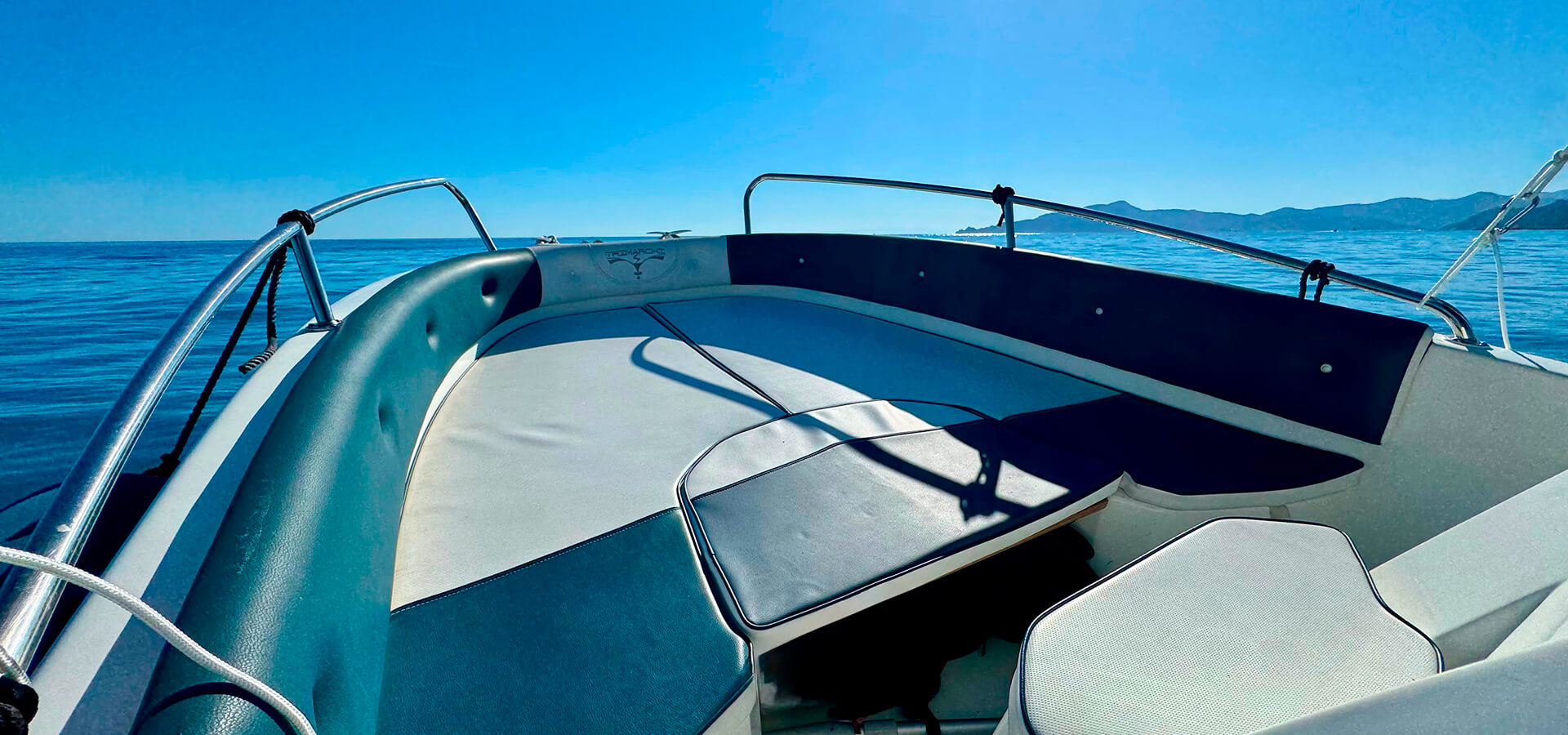 Trimarchi-57-S-prendisole-prua